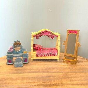 Fisher Price Loving Family Kid Doll House Bedroom set Bed , Vanity and mirror